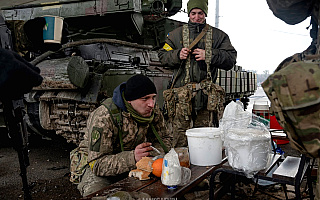 Sukcesy ukraińskiej armii w walce z Rosjanami. Do Mariupola zmierza pomoc humanitarna